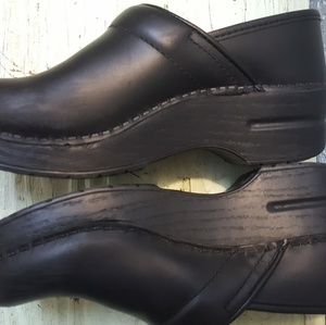 Dansko clogs 35